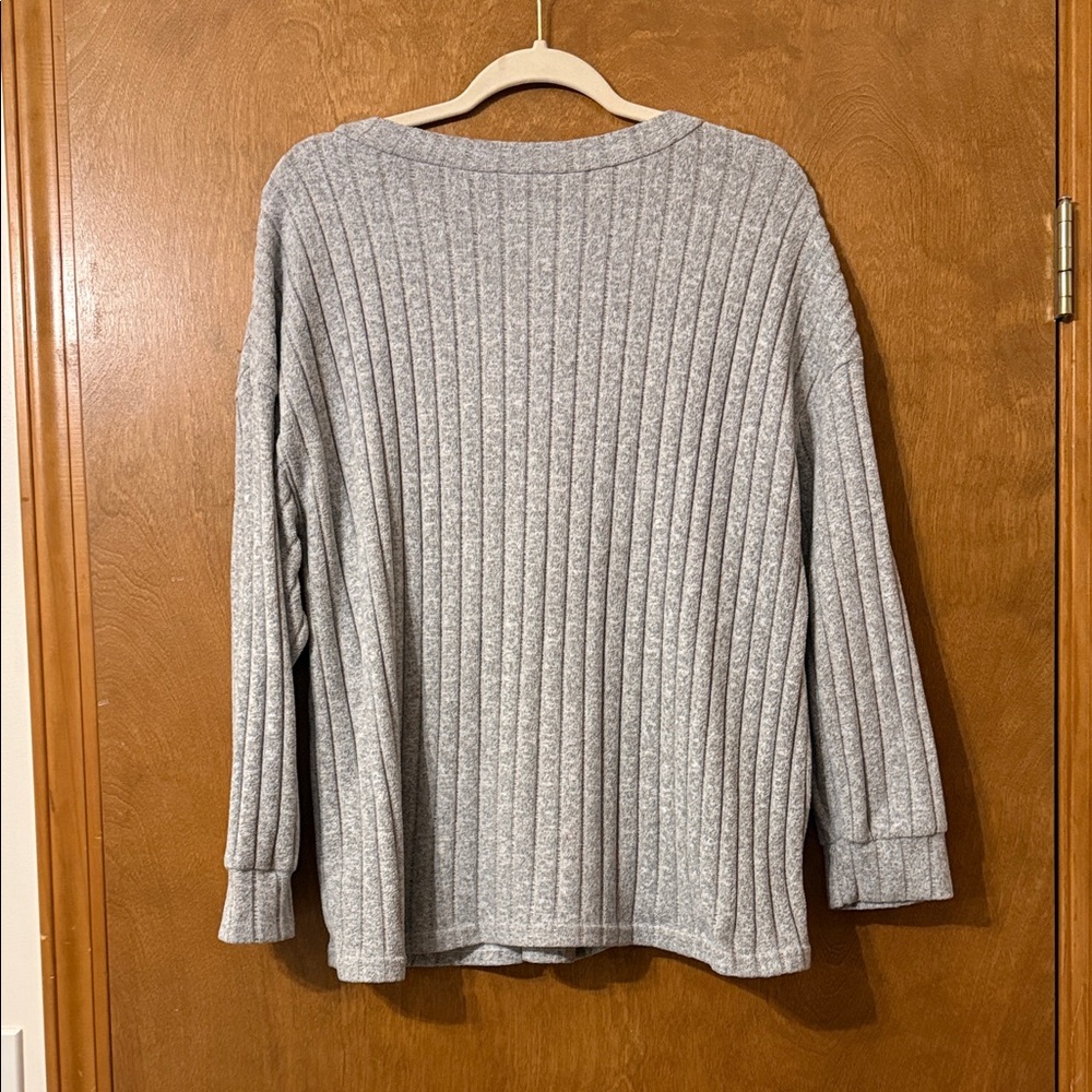 SHEIN Gray Ribbed Button-Up Top - Picture 2 of 3